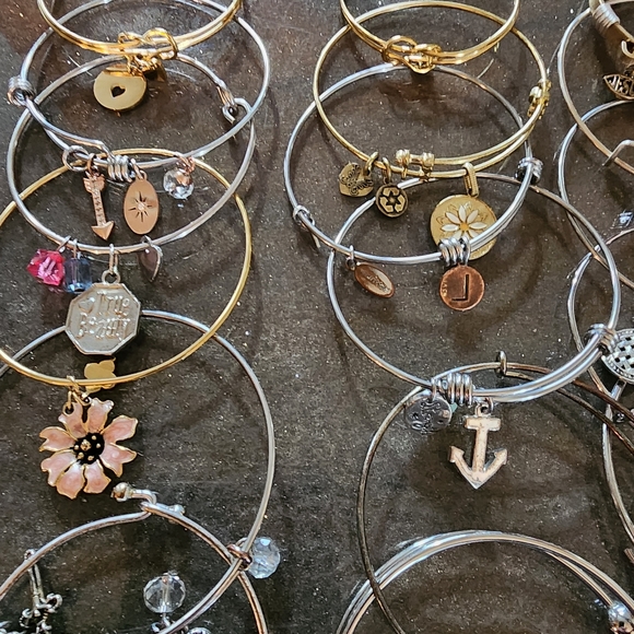 Alex & Ani type style jewelry lot of 25 bangle charm bracelets tree cross misc - Picture 6 of 11